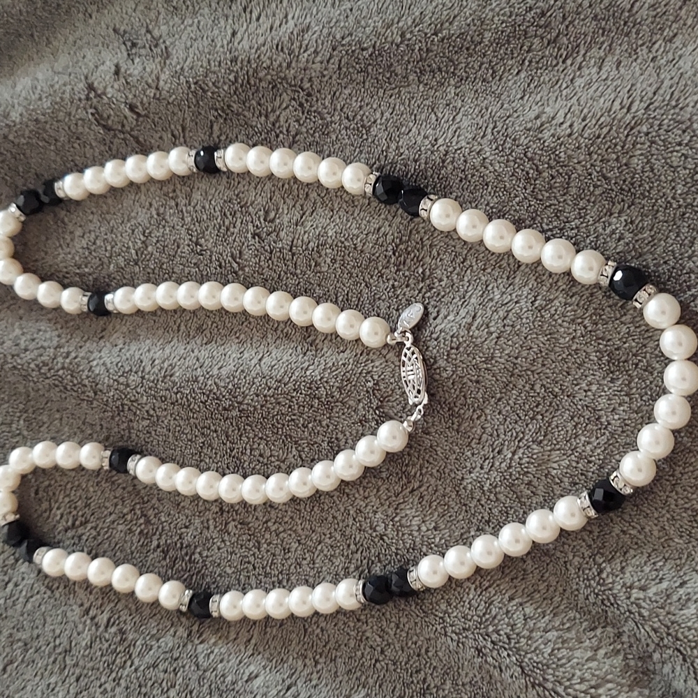 Vintage AFJ Pearl Necklace